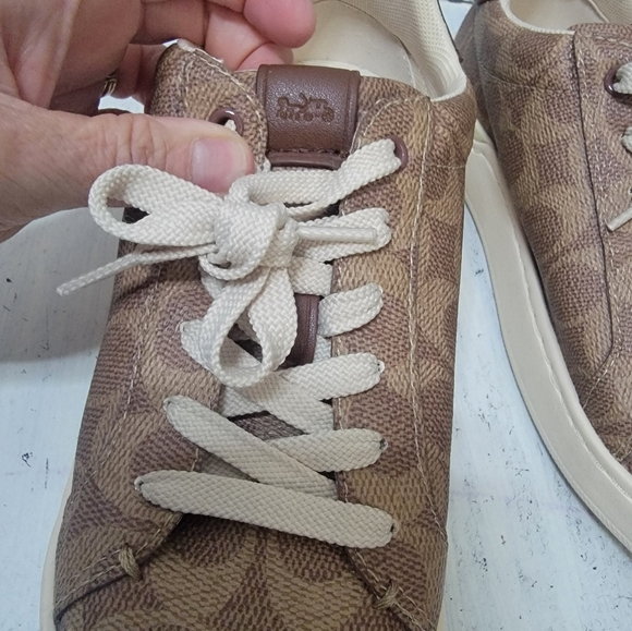 Coach High line Sneacker In Signature Canvas - Picture 14 of 15